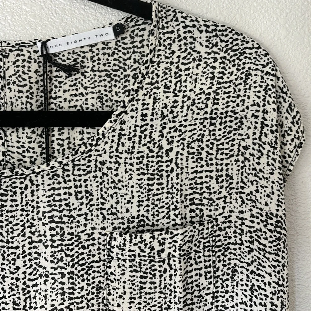 Three Eighty Two Owen Pocketed Tee Small Black and White - Picture 4 of 7